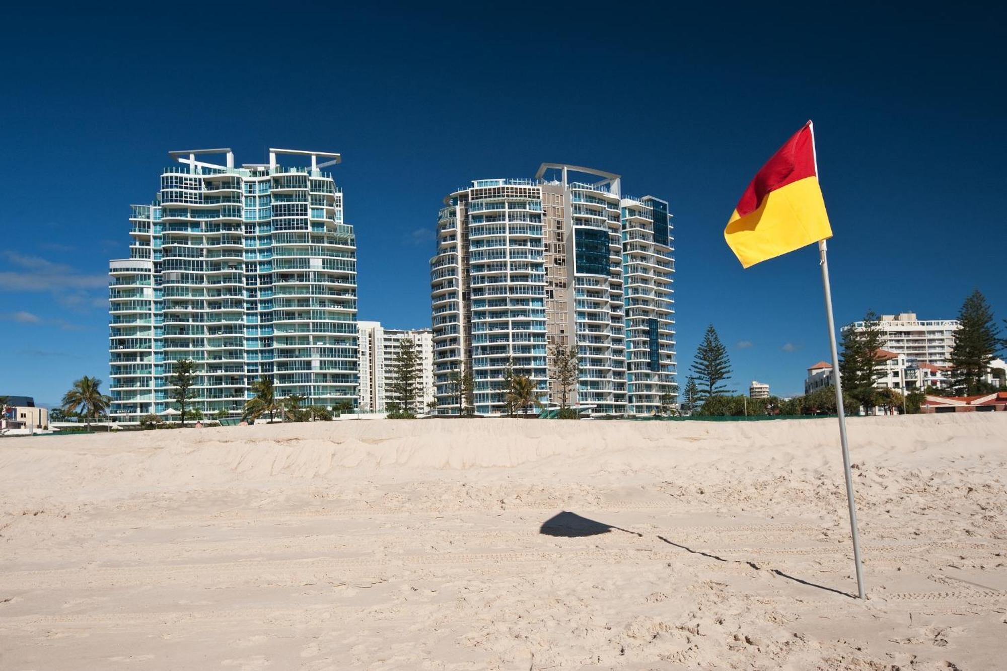 Reflection On The Sea Hotel Coolangatta Exterior photo